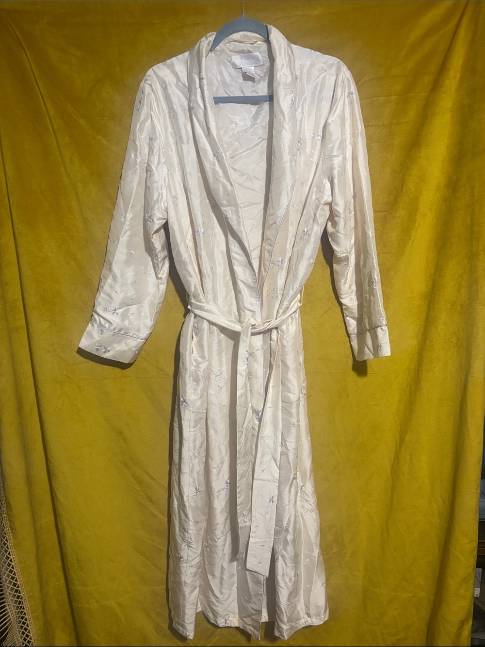 Vintage Cream/Ivory Women's Silk Embroidered Robe with Tie Belt EUC Large